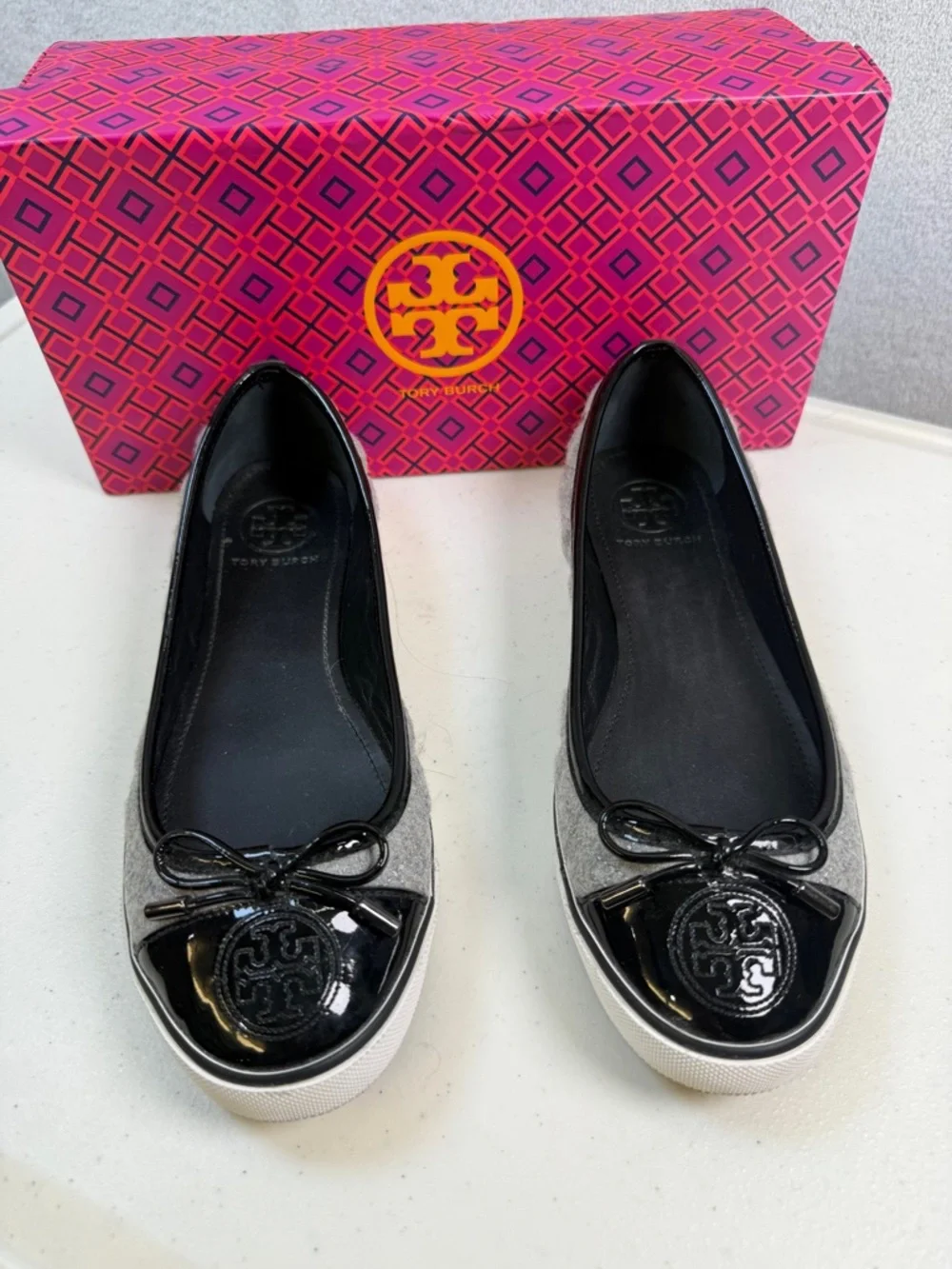 Tory Burch Skyler Sneaker Size 7.5 Flannel Fabric Soft Patent Shoes - Picture 7 of 8